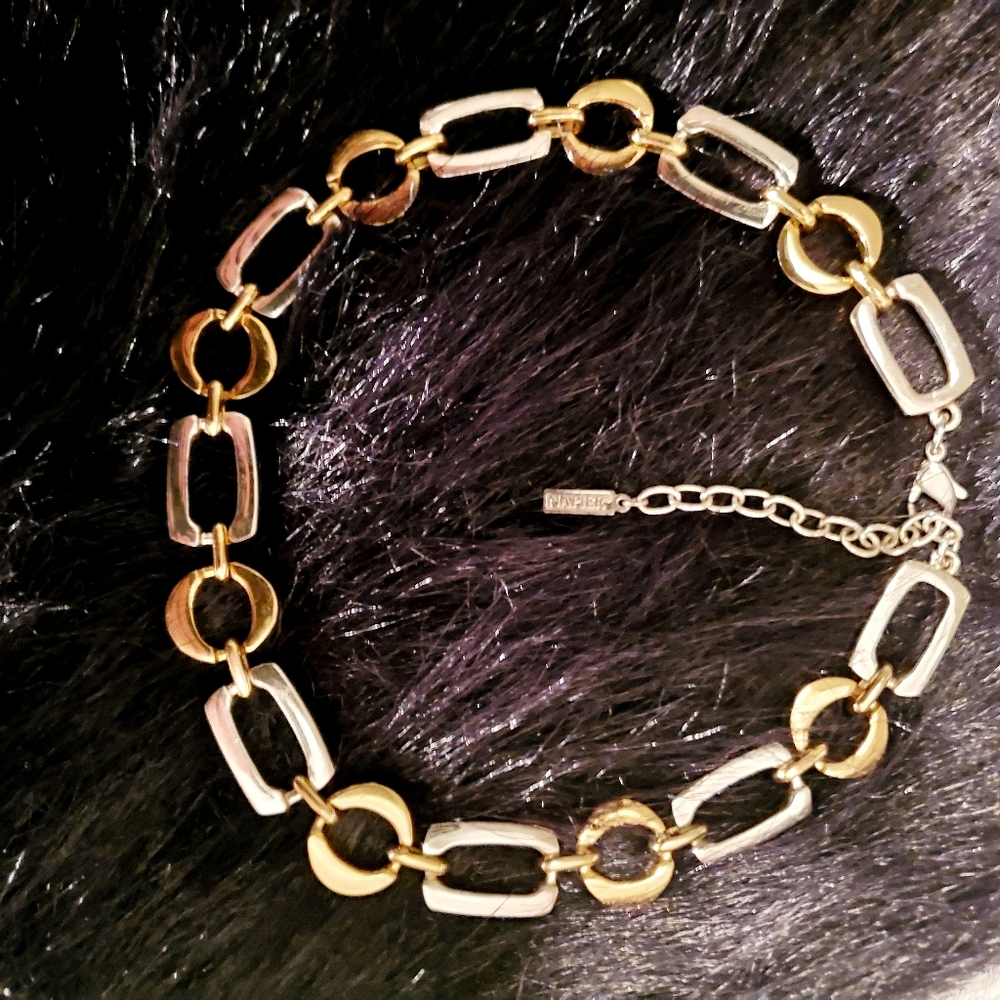 Jewelry - Picture 2 of 6